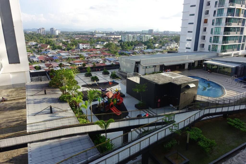 8pax Cozy Jazz 1 Vivacity Sarawak 3br Apartment